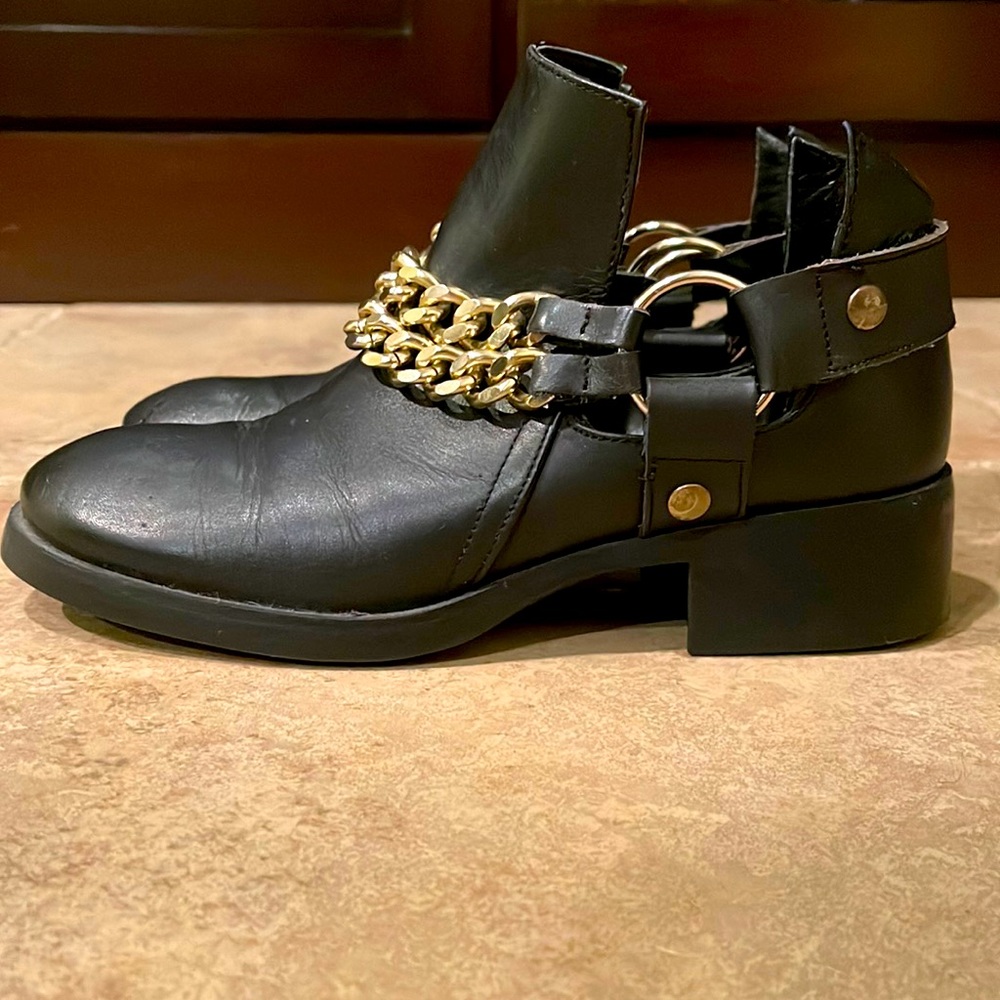 Zara Black Leather Gold Chain Moto Ankle Boots. Size 7.